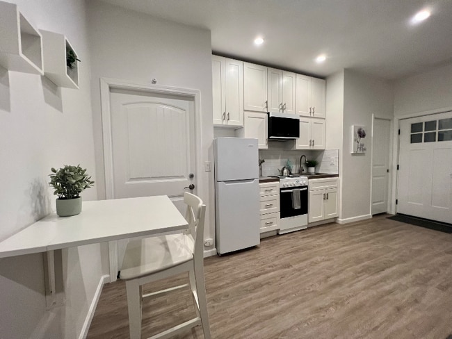 Photo - 8489 Larch Ave Unit B