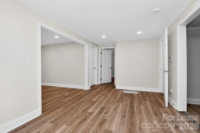 Photo - 2958 Reid Ave