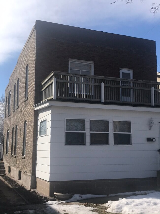 Photo - 712 6th St NE