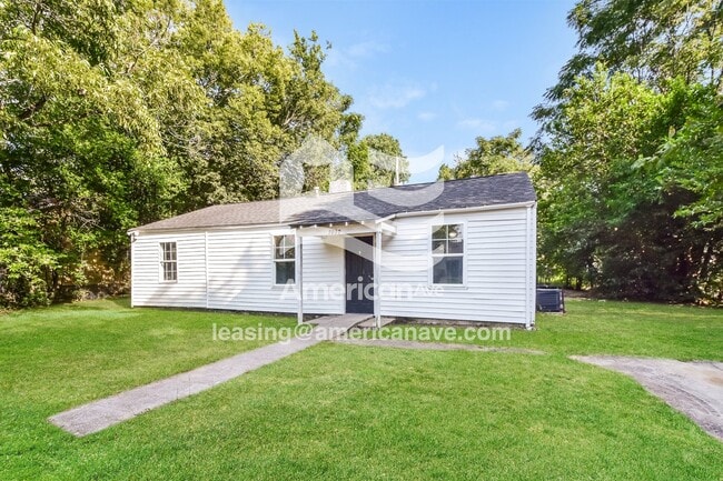 Photo - 7030 Sprott St