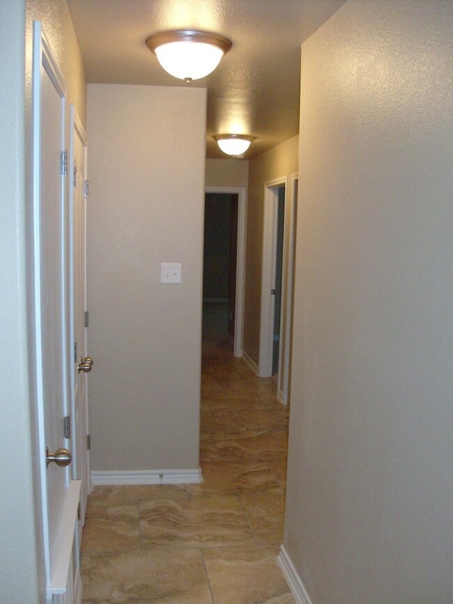 Photo - 3/2 duplex close to Clear Creek Gate viewable 8/05/2026