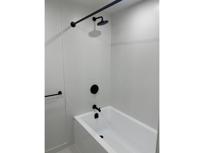 13428-13105 105 Ave Unit 512