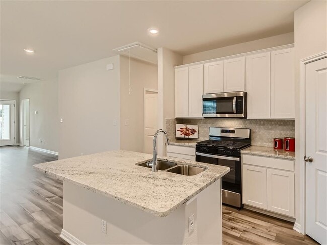 Photo - 512 Dayspring Cv