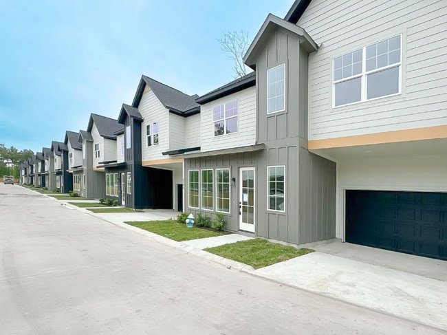 Photo - 5738 Roselane St