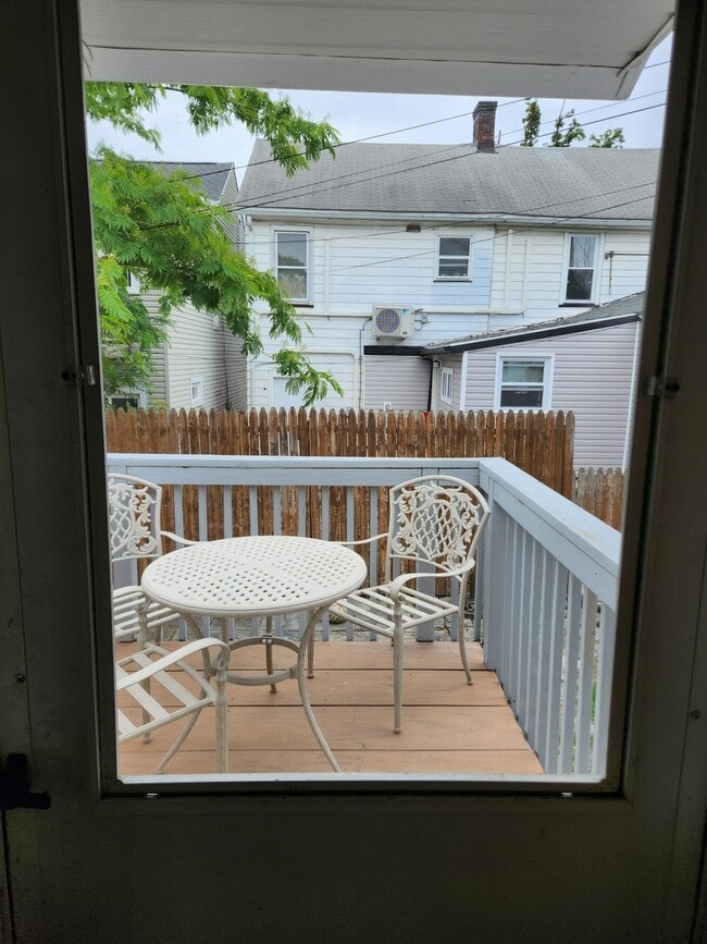 Photo - 6 W Spruce St