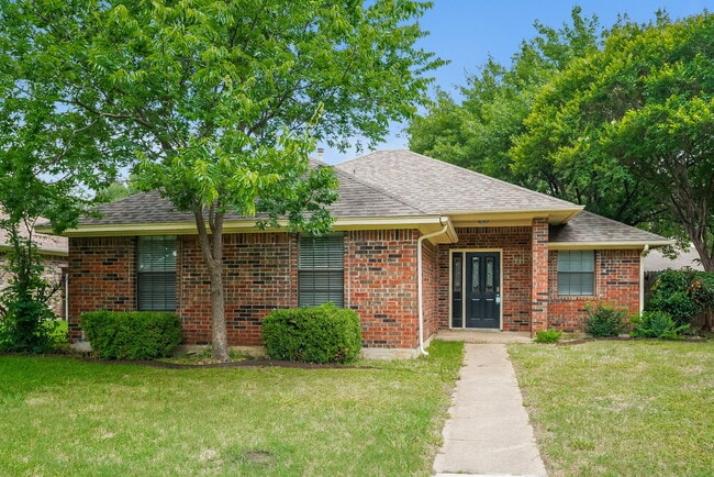 Building Photo - 217 Tanglewood St