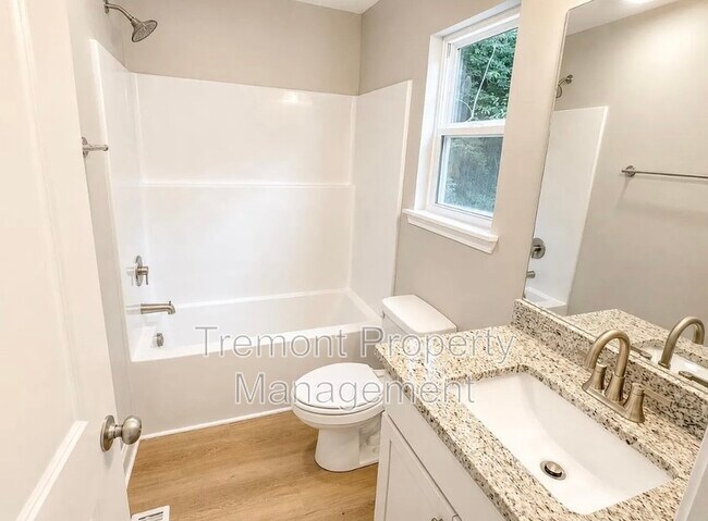 Photo - 2708 E 21st St