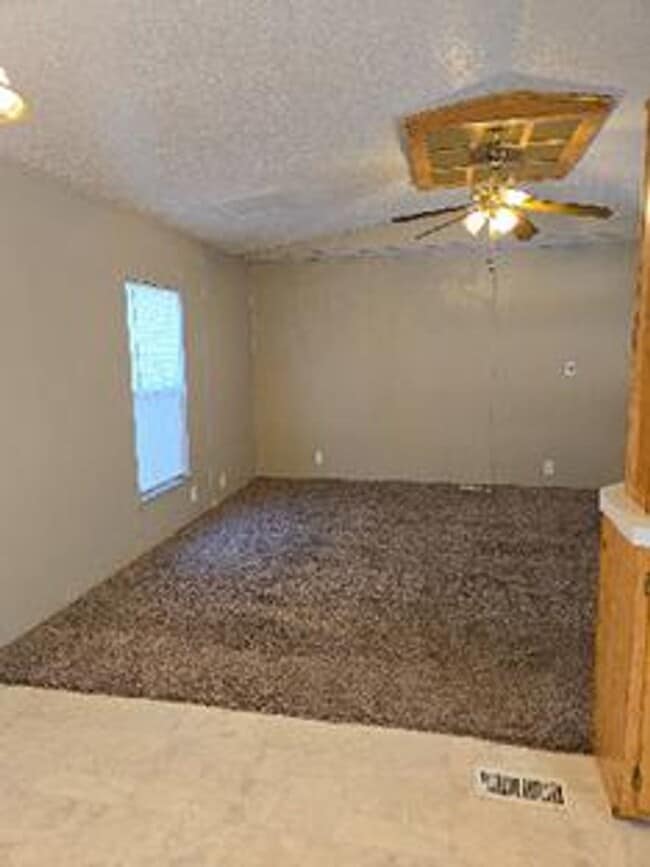 Photo - STUDENTS WELCOME! Old Town Fort Collins 3 Bed 2 Bath Mobile Home - Great Location