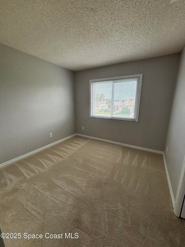 Photo - 1460 Sheafe Ave NE