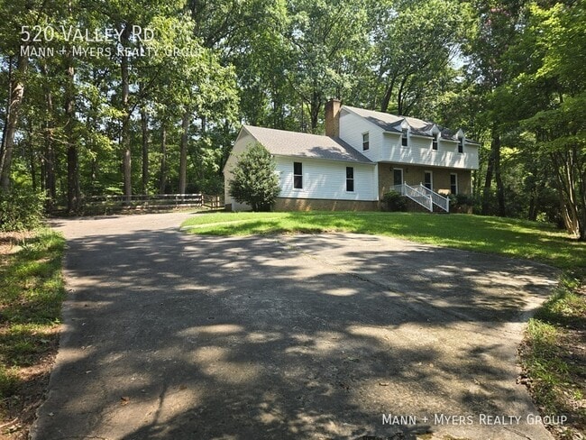 Photo - 520 Valley Rd