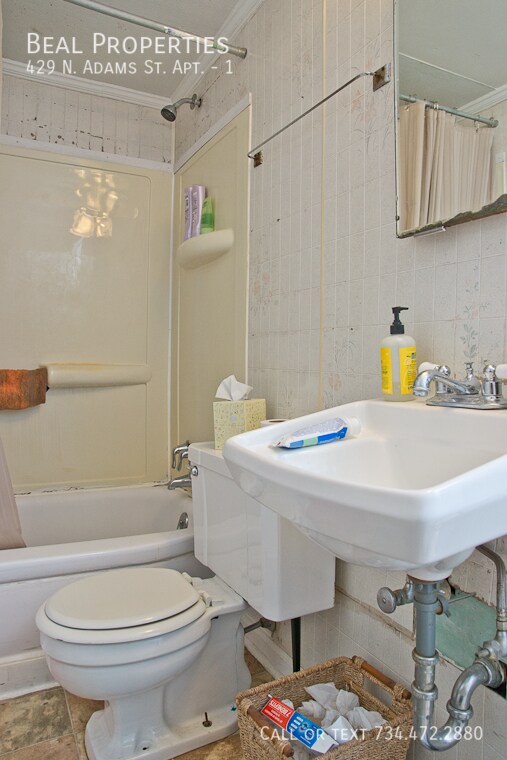 Photo - 429 N Adams St Unidad 1