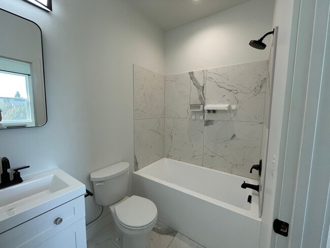 Photo - 1887 E F St