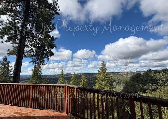 Photo - Delightful 3 Bed 2 Bath Home With Epic Mou...