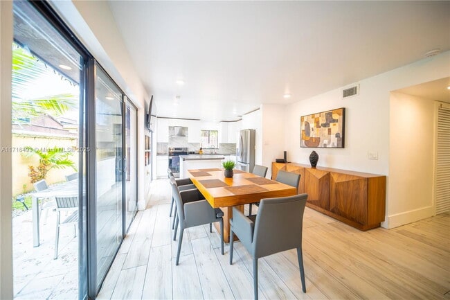 Photo - 20429 NE 10th Ct Rd