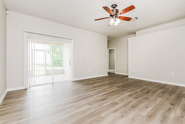 Photo - 292 Cloverdale Rd