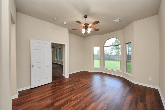 Photo - 530 Majestic Ridge Dr