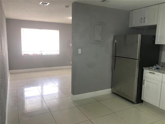 Photo - 839 NW 14th Way Unit 1