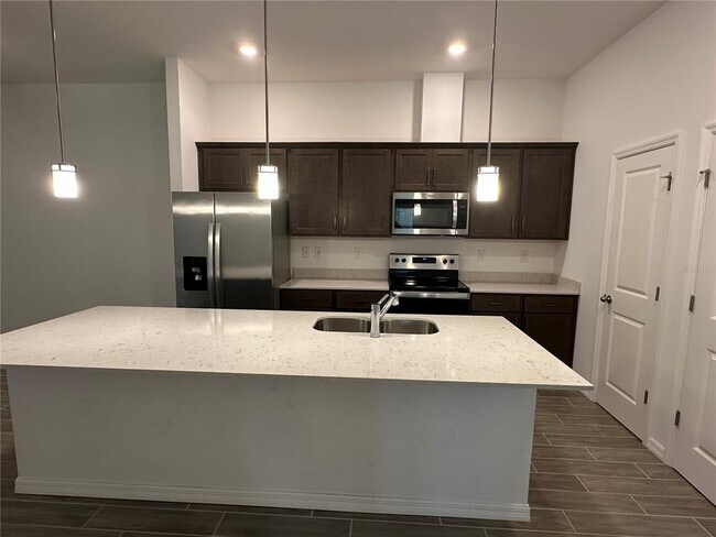 Photo - 37 Ullman Pl