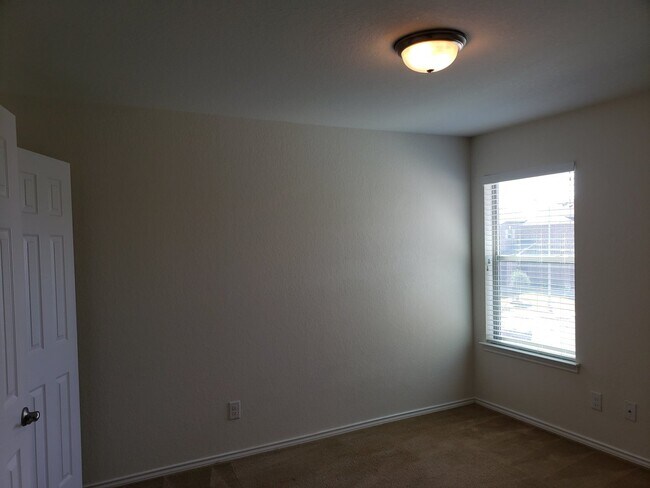 Photo - 5 Bedroom house for rent