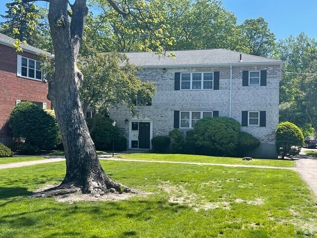 Building Photo - 169 Lake Shore Rd Unit 3 Rental