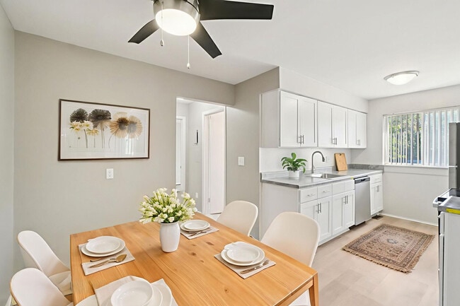 Photo - Southpointe Square