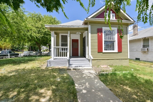 Photo - 103 St John St