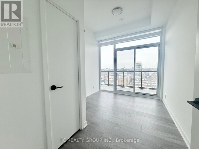 Photo - 285 Dufferin St Unit 1106