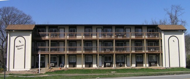 Photo - Warson Oaks Apartments