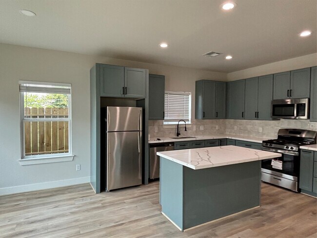 Photo - 3604 Dennis St