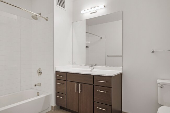 Photo - 112 W Superior St