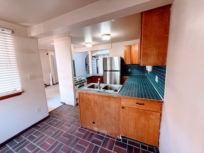 Photo - 539 Adams Ave