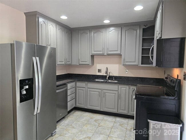 Photo - 5027 Malibu Dr Rental