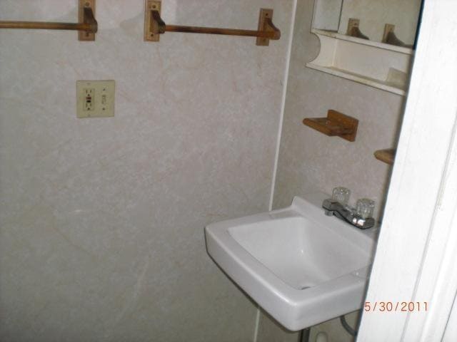 Photo - 562 Wilson St