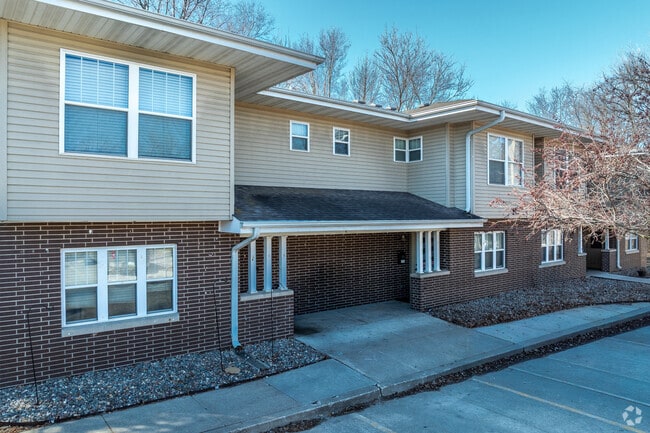 Linden Station Apartments