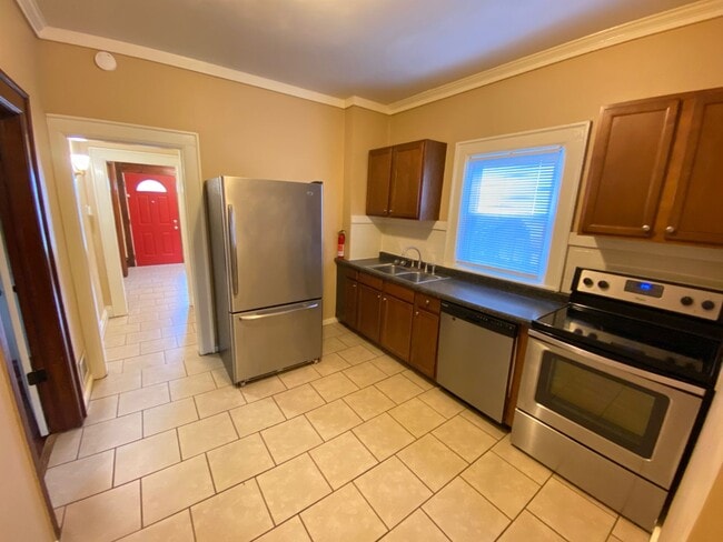 Photo - 419 E 16th Ave