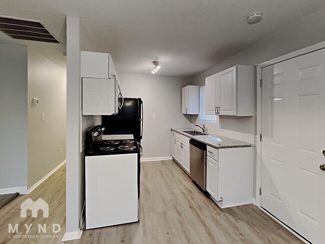 Photo - 5575 Oglesby Rd