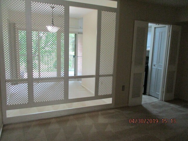 2206 Greenery Ln