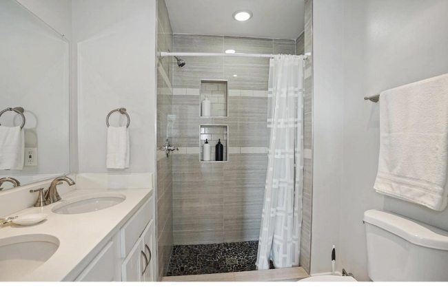 Photo - 1260 Penn St NE