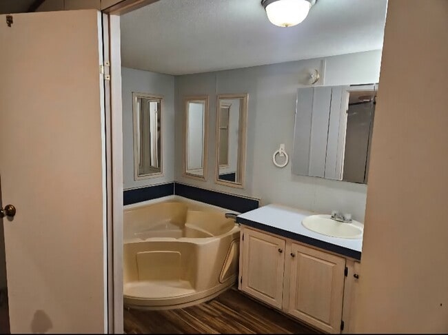 Photo - 410 Brown St