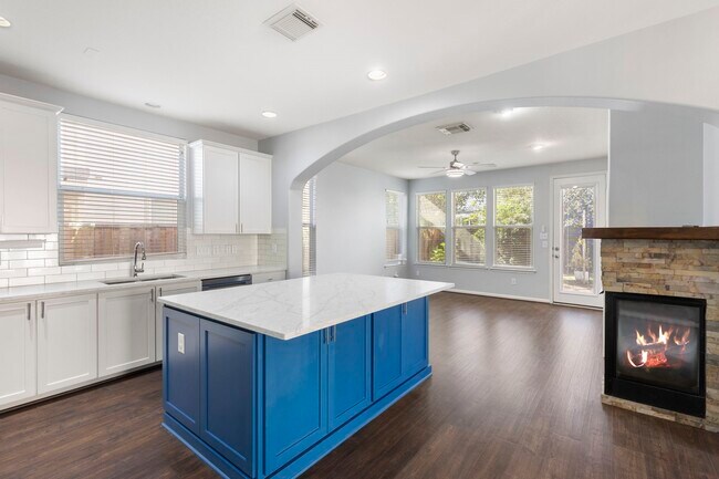 Photo - 15 N Flickering Sun Cir