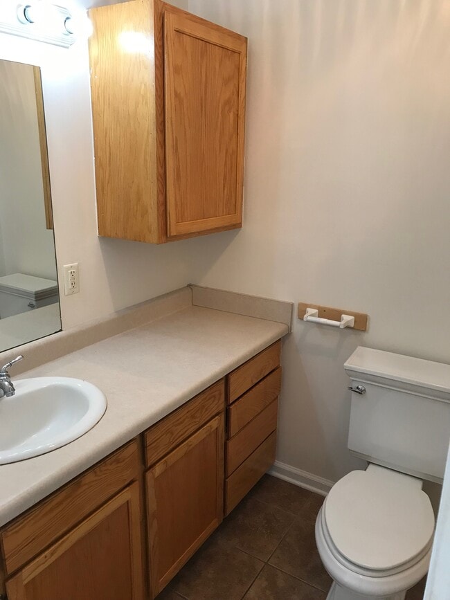 Photo - 674 Union St