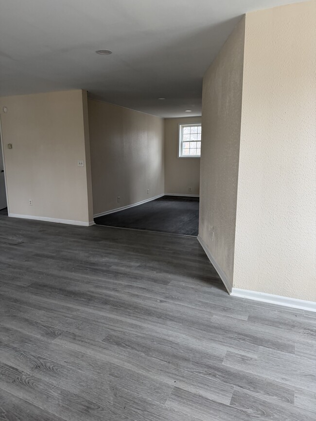 Photo - 458 S Float Ave