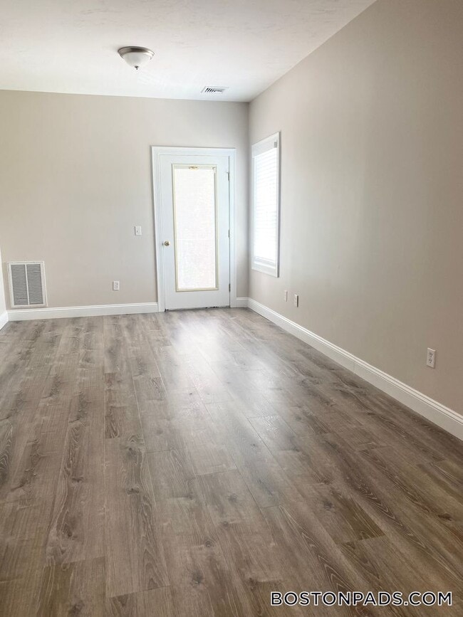 Photo - 4801 N Main St Unidad 215