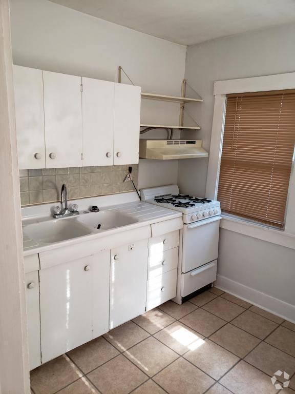 Building Photo - 1202 Jackson Ave Rental