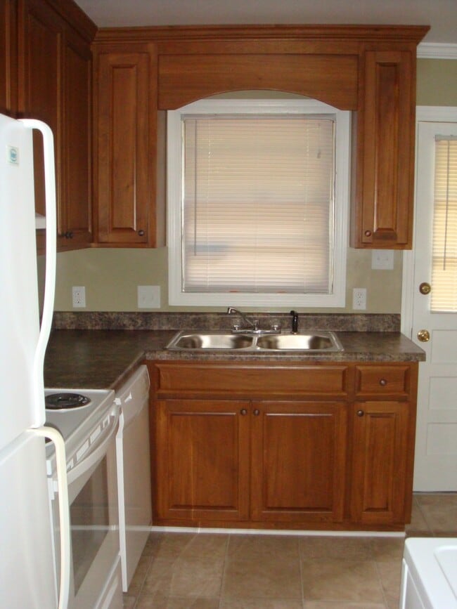 Photo - NICE TWO BEDROOM DUPLEX