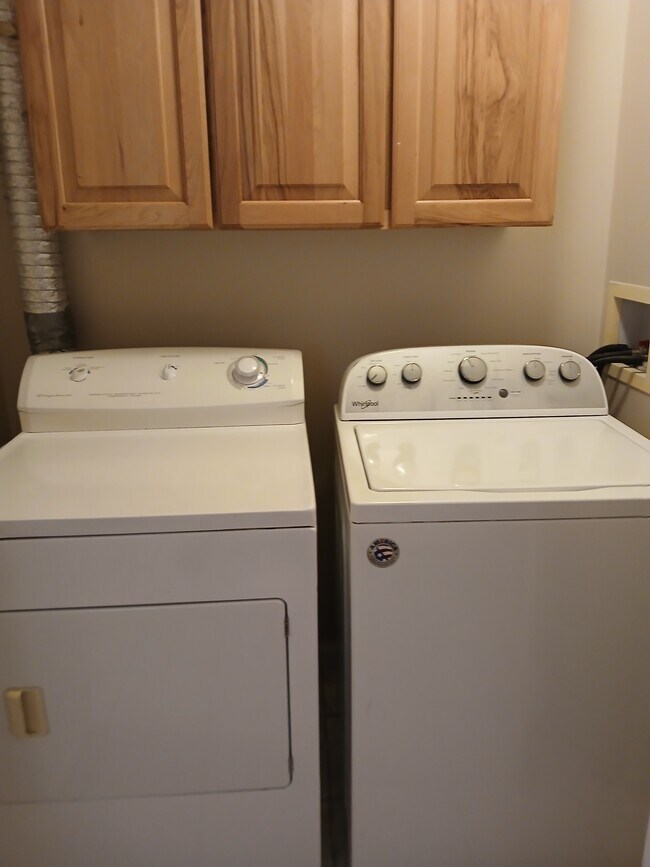 Photo - 211 N Greenbriar Rd