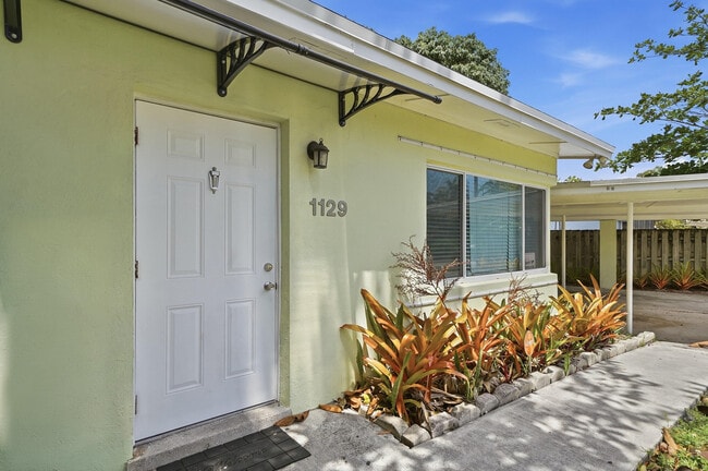 Building Photo - 1129 NW 7th Terrace