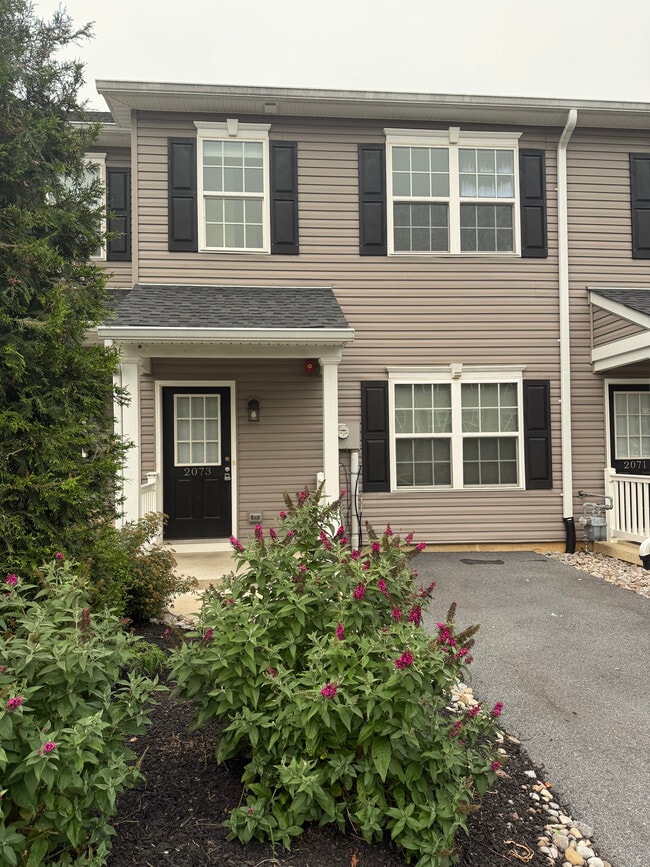 Building Photo - 2073 Arey Ln