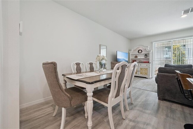 Photo - 2076 Monteverde Ave