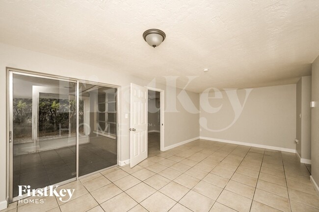 Photo - 8215 Winthrop Dr